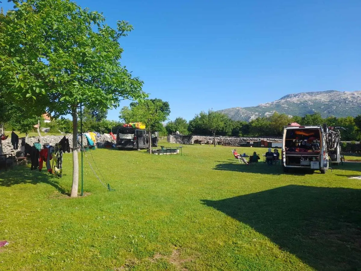 Camping Dolovi Obrovac Campsite