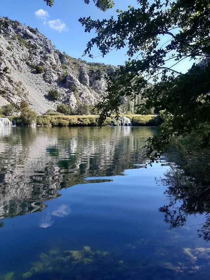 Camping Dolovi Obrovac Campsite
