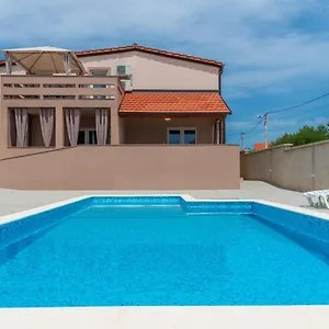 Krzak Apartament